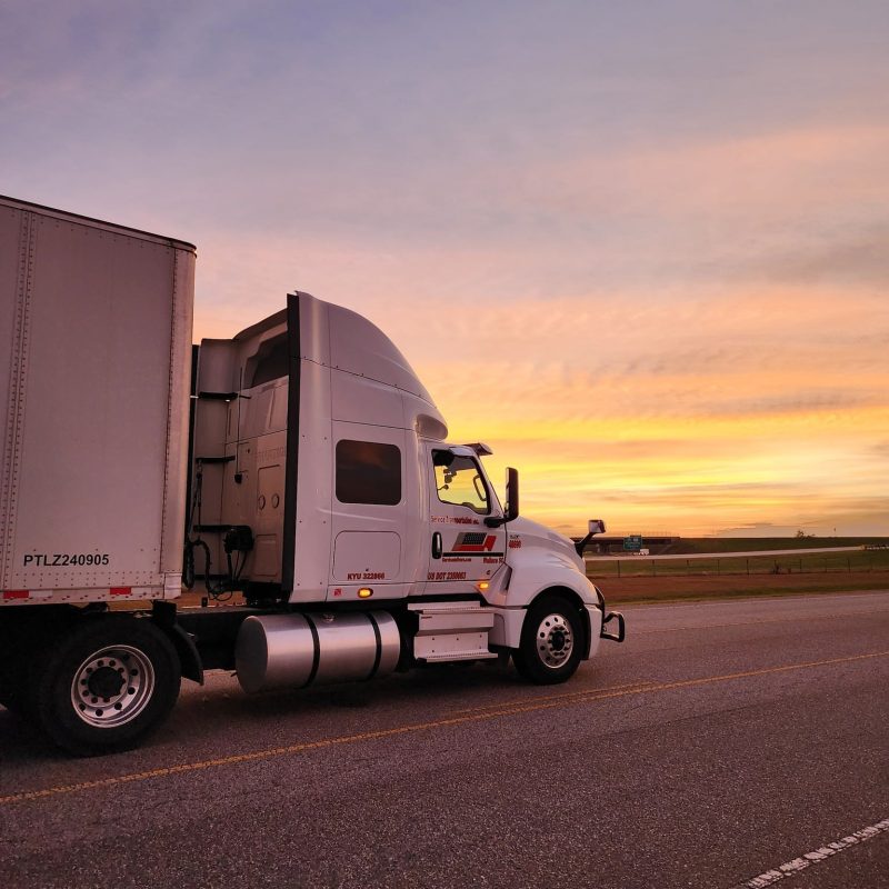 service-delivers-truck-banner-vert1